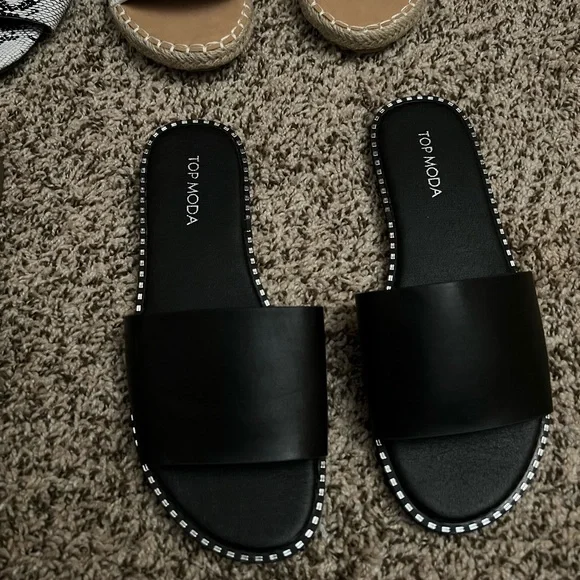 Sandals - Picture 3 of 5